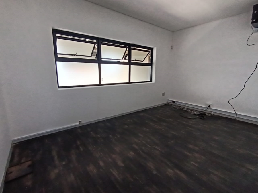 To Let commercial Property for Rent in Lorraine Eastern Cape